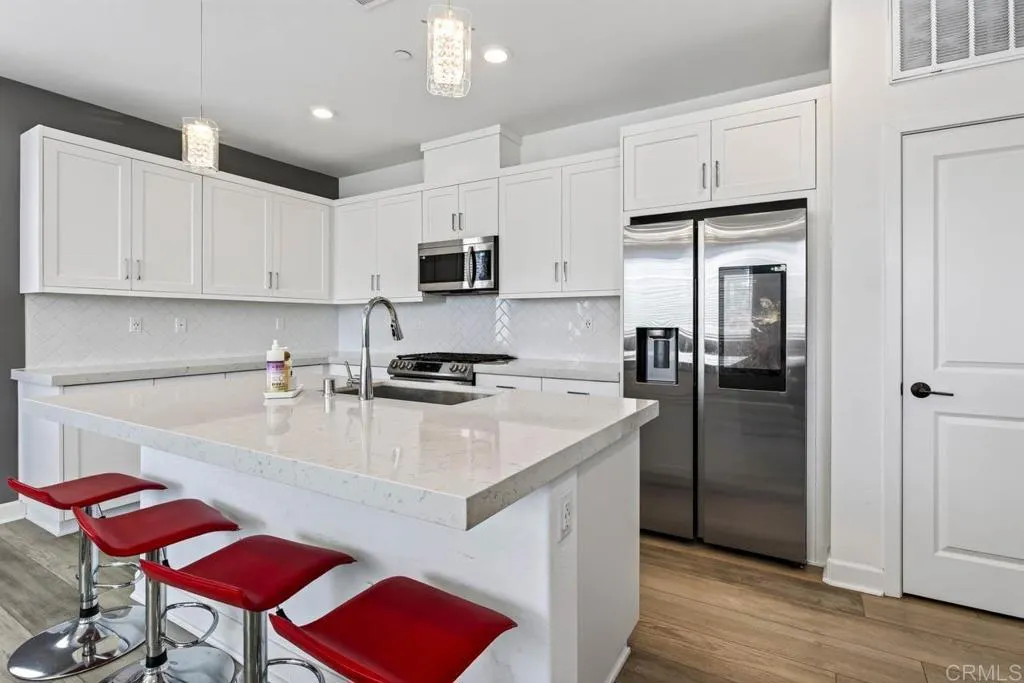 https://cdn.realtyfeed.com/cdn/127/307071885/f6a15cbd5b05737f689cdd4ce3d57056.webp