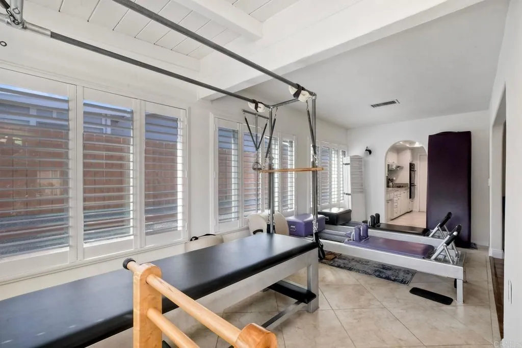 https://cdn.realtyfeed.com/cdn/127/307071944/40cdd1fa7d462bafda51c6f6032c936d.webp