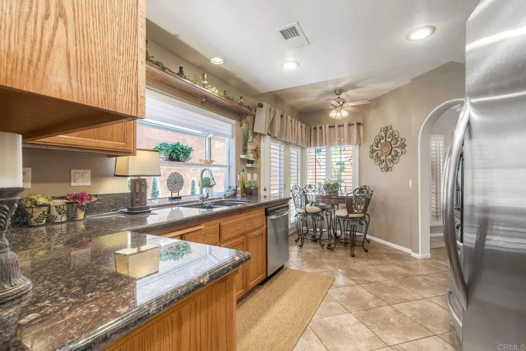 https://cdn.realtyfeed.com/cdn/127/307071947/dadf54914d0277deb39e79612de348b8.webp