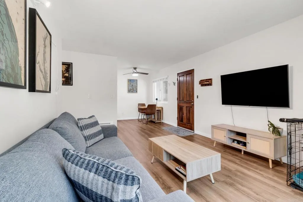 https://cdn.realtyfeed.com/cdn/127/307072027/07972da84acd1ef52e0bac885d7d7d03.webp