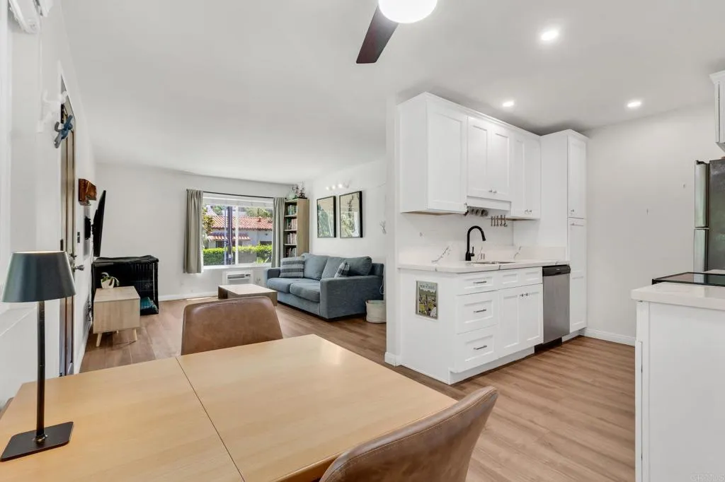 https://cdn.realtyfeed.com/cdn/127/307072027/6a943890e10d061b1ad36857b73a7eab.webp