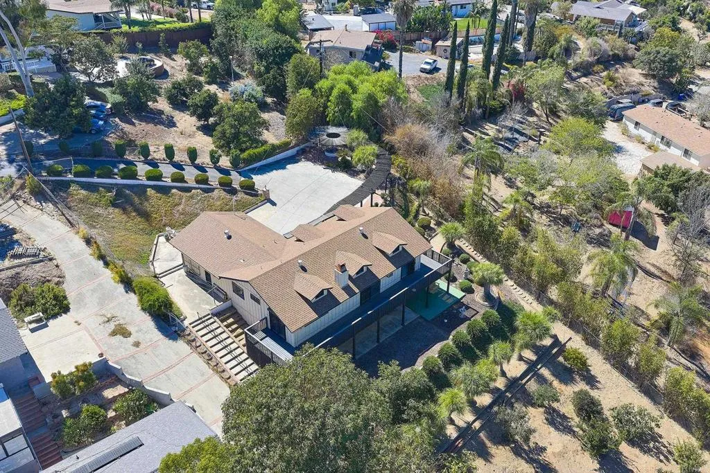 https://cdn.realtyfeed.com/cdn/127/307072101/c8f2d0fde8ca23e442e613ae667e3474.webp