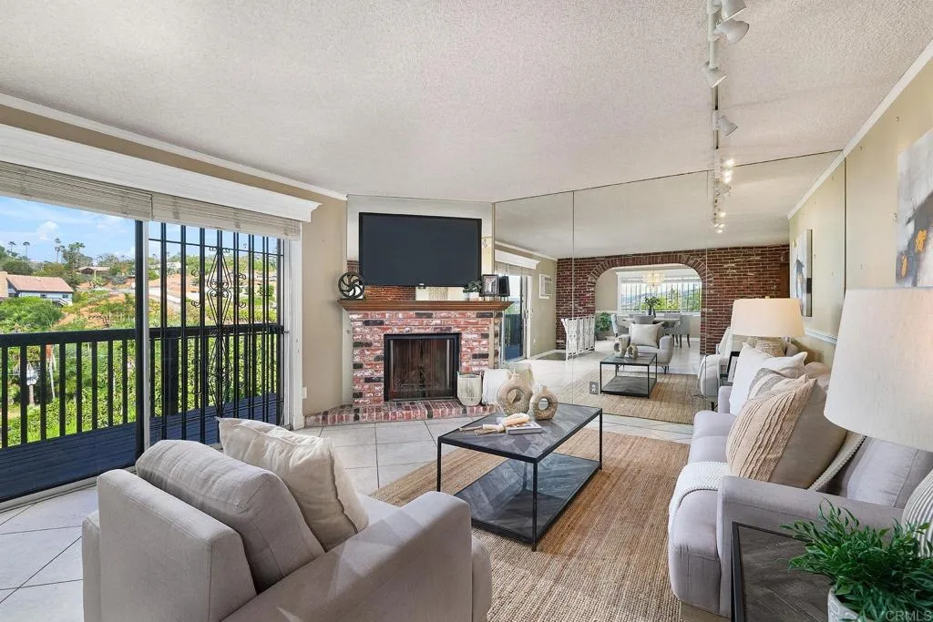 https://cdn.realtyfeed.com/cdn/127/307072101/ccf190be84fdb7d18b9f8d49ae0838f8.webp