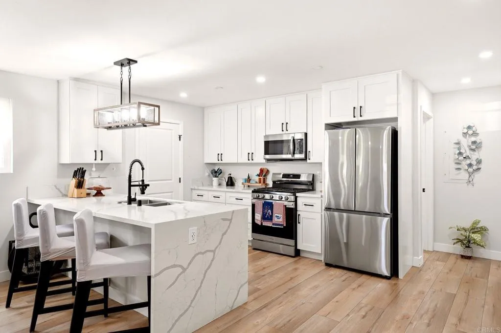 https://cdn.realtyfeed.com/cdn/127/307072106/175642f2c5525c668f58622f7535af00.webp