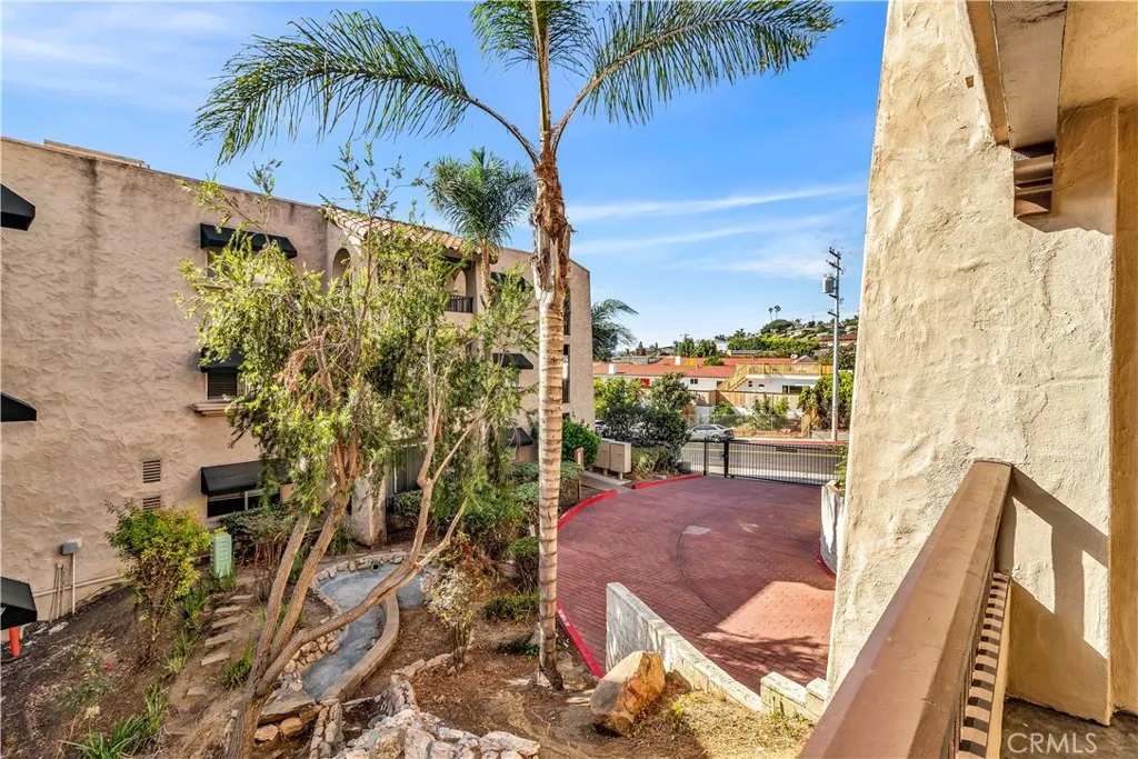 https://cdn.realtyfeed.com/cdn/127/307072222/7a6bef1188768ed7ea6c9fa7e6c75eba.webp