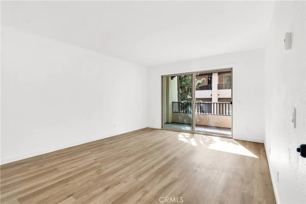 https://cdn.realtyfeed.com/cdn/127/307072222/eff95693f72a58687d8b75274ad99d01.webp