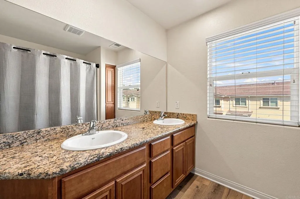 https://cdn.realtyfeed.com/cdn/127/307072224/2759edca0d9e15edcb9c6915bab0c92b.webp