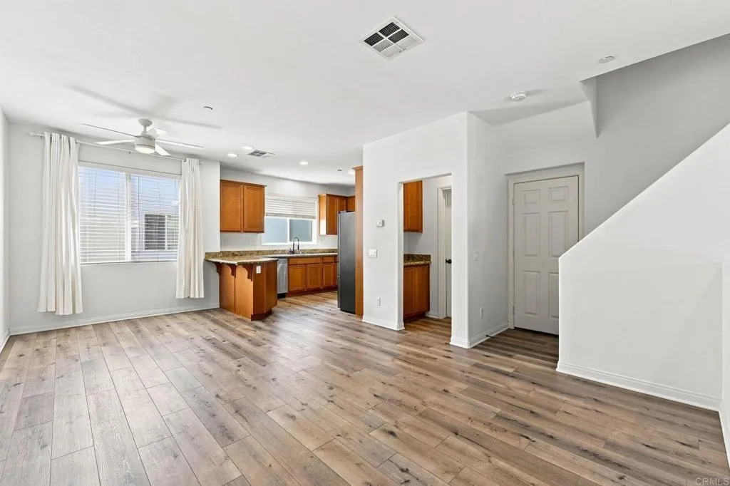https://cdn.realtyfeed.com/cdn/127/307072224/7cdc8f9f6b1c256b3bd9b29fa66b068c.webp