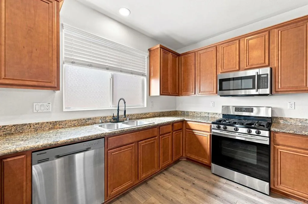 https://cdn.realtyfeed.com/cdn/127/307072224/96caeb7d0468c243fd748313f880ca04.webp