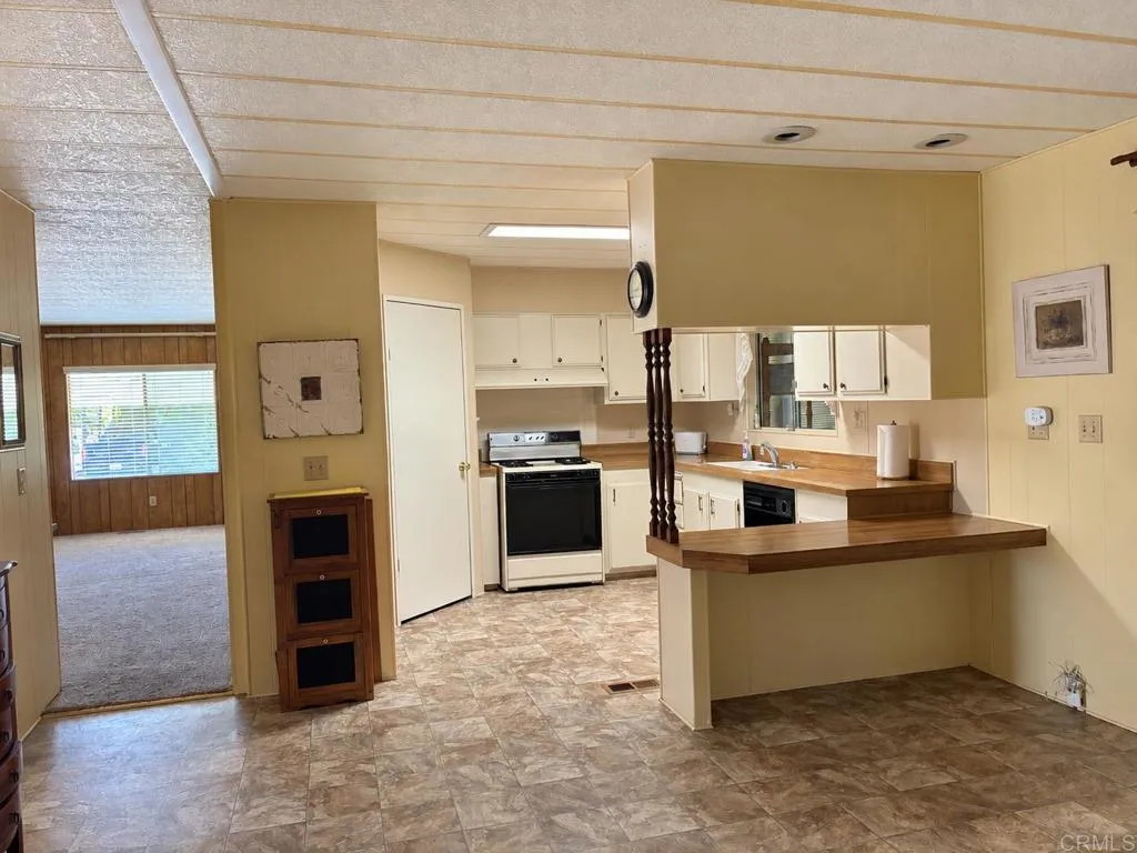 https://cdn.realtyfeed.com/cdn/127/307072227/aa95d9462583e4d0479284897ac1adf1.webp