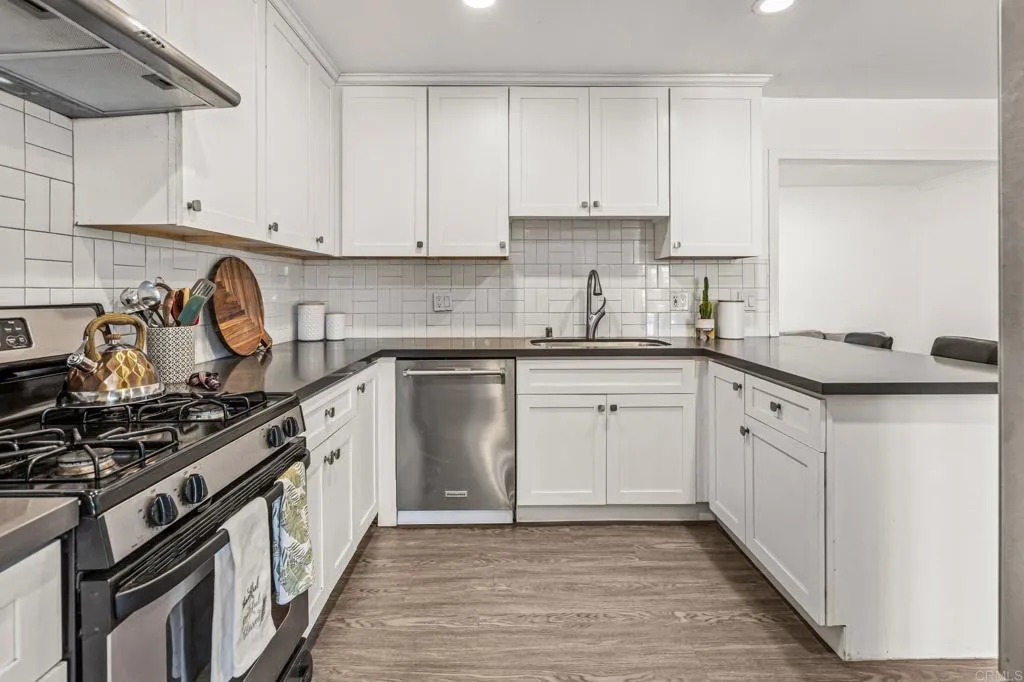 https://cdn.realtyfeed.com/cdn/127/307072228/75327b8dff050cf24efbb410f0d428e2.webp