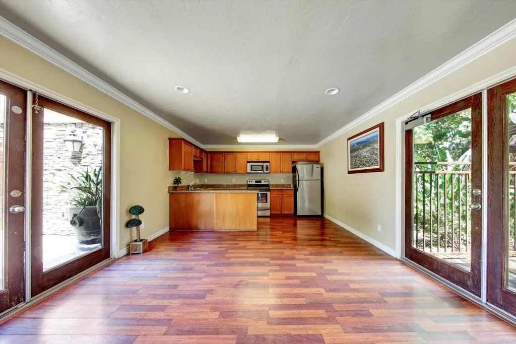 https://cdn.realtyfeed.com/cdn/127/307072231/6f99c0d9a4e85f773019ff4ef64589ce.webp