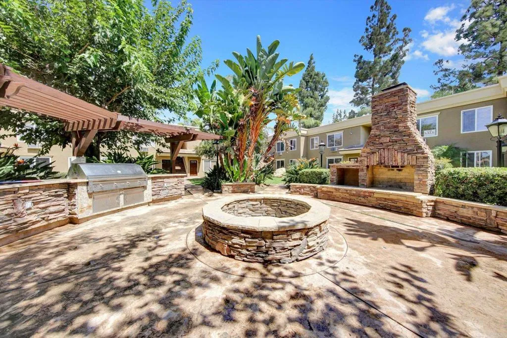 https://cdn.realtyfeed.com/cdn/127/307072231/fcf5b9e0c118c6f46eb619ed98c04971.webp