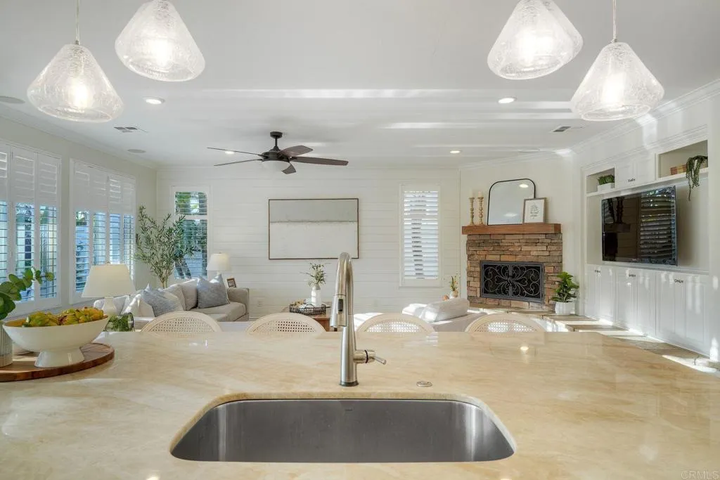 https://cdn.realtyfeed.com/cdn/127/307072238/7b1214ef9e81c5f159b4de6defef09aa.webp