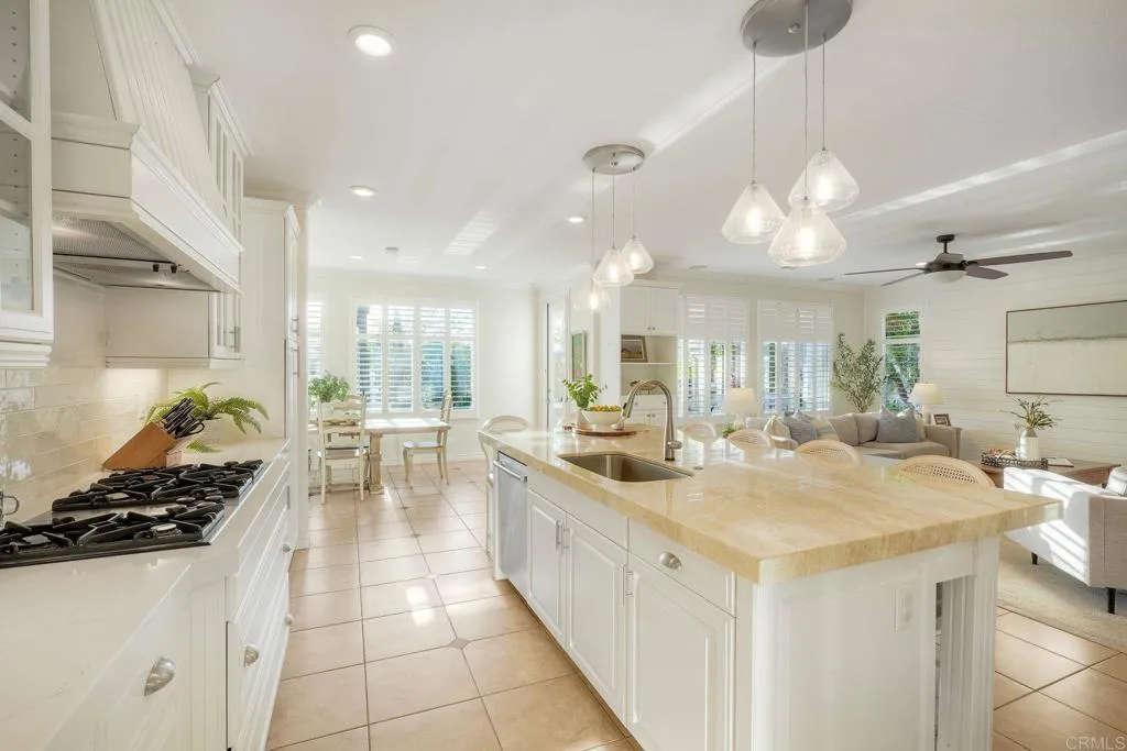 https://cdn.realtyfeed.com/cdn/127/307072238/7c40ddeb190da5a65616b770eb14b79f.webp