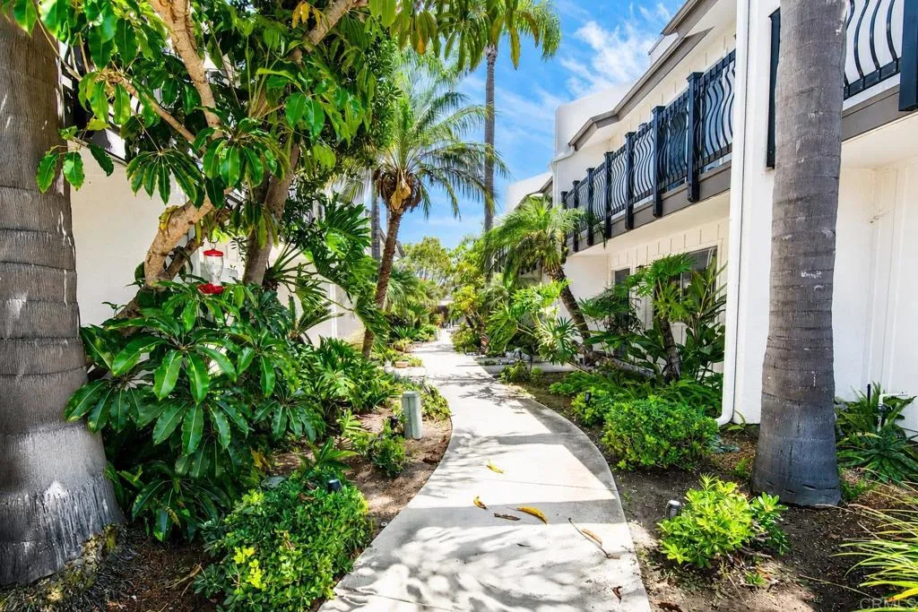 2826 Unicornio Street Unit A, Carlsbad, CA 92009 - Main photo, Carlsbad, CA