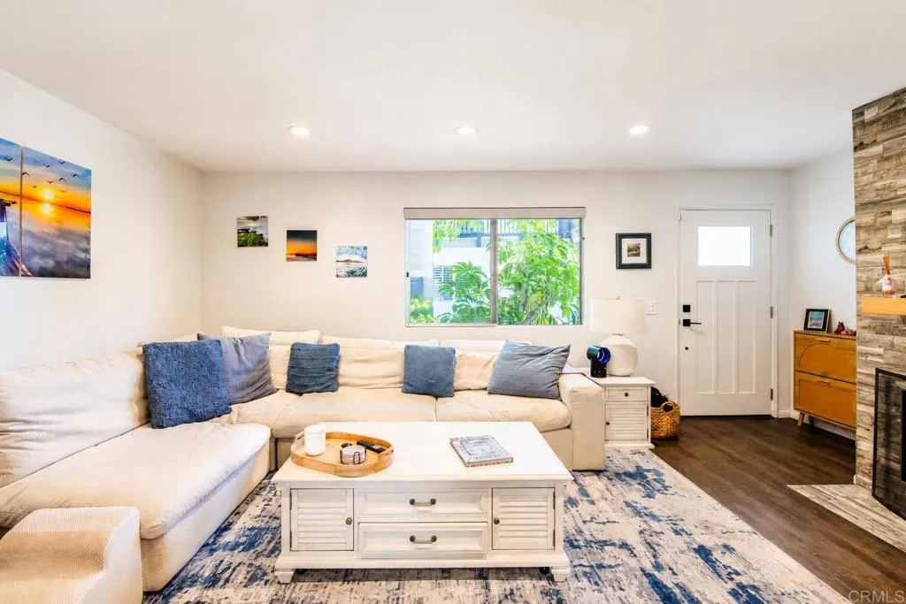 2826 Unicornio Street Unit A, Carlsbad, CA 92009 - Photo 5 of 27, Carlsbad, CA