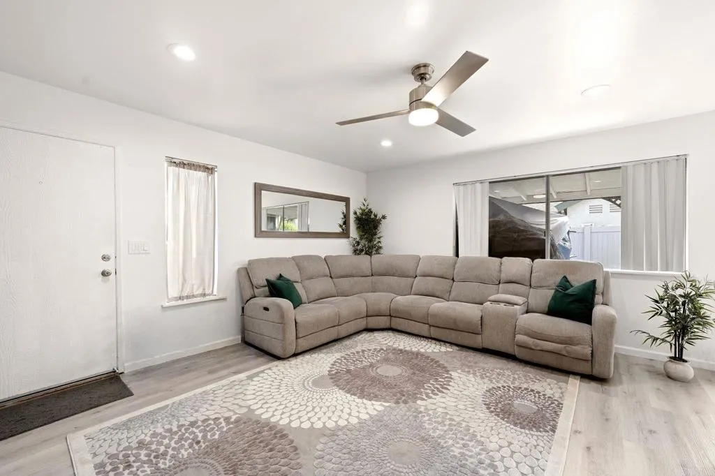 https://cdn.realtyfeed.com/cdn/127/307072272/5b6cafa20accbcae0b287875ef71870b.webp