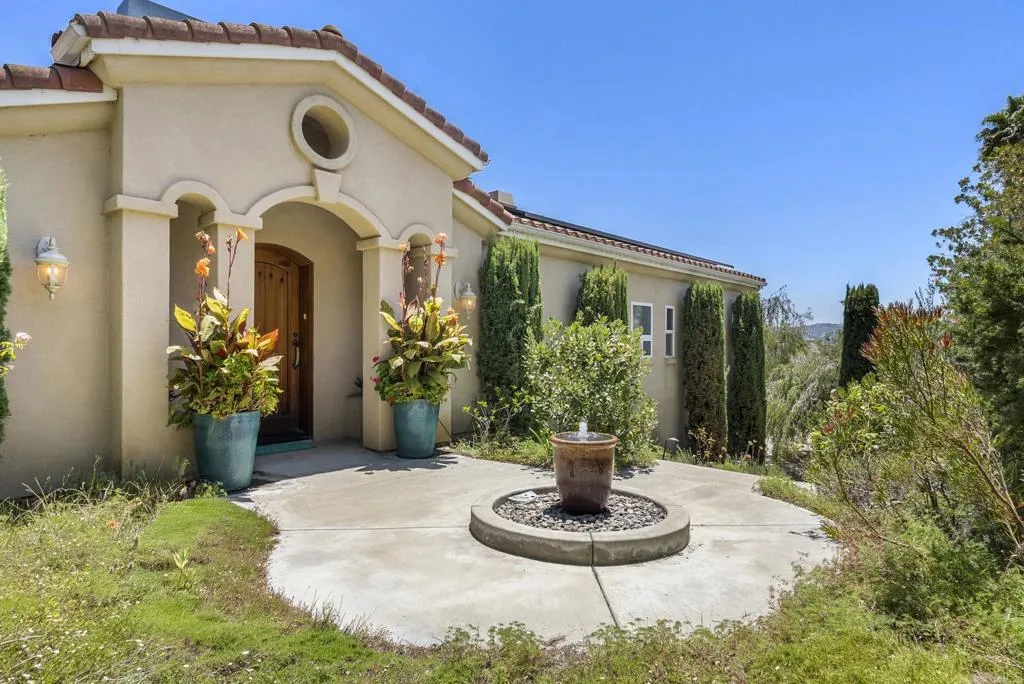 4476 Fallsbrae Road, Fallbrook, CA 92028 - Photo 5 of 48, Fallbrook, CA