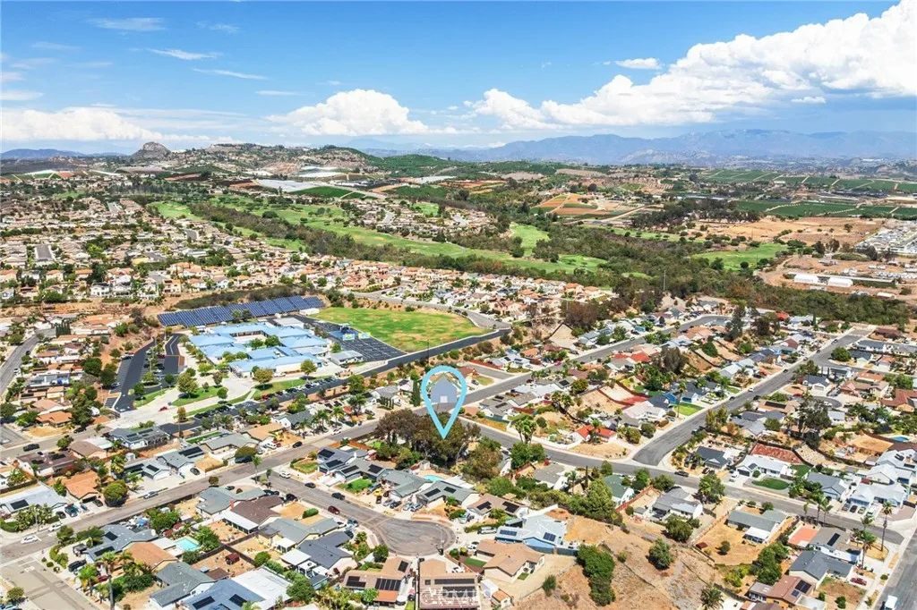 https://cdn.realtyfeed.com/cdn/127/307072373/be9d9ba509c363f519d18de4035d7ea1.webp