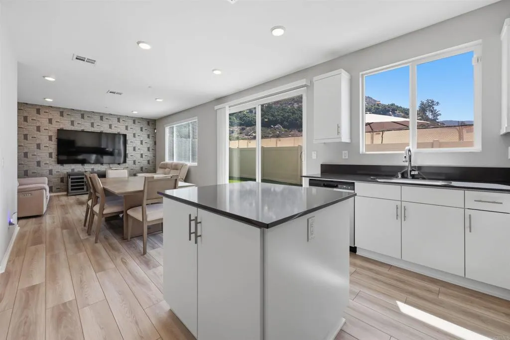 253 Paddock Lane, Fallbrook, CA 92028 - Photo 5 of 24, Fallbrook, CA