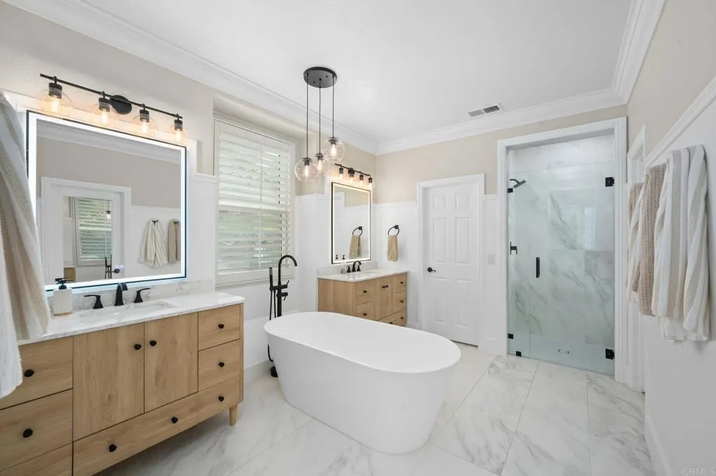 https://cdn.realtyfeed.com/cdn/127/307072446/6454073e00d486414bbc44d190f8c87c.webp