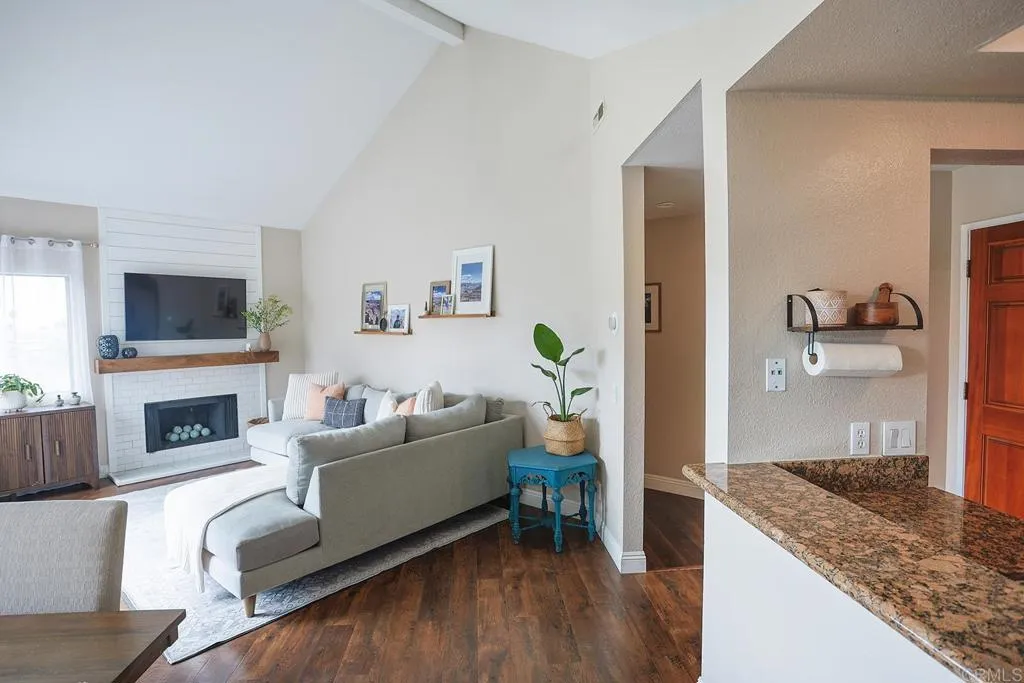 https://cdn.realtyfeed.com/cdn/127/307072507/06dbccc8824c87776eb58888b9367242.webp