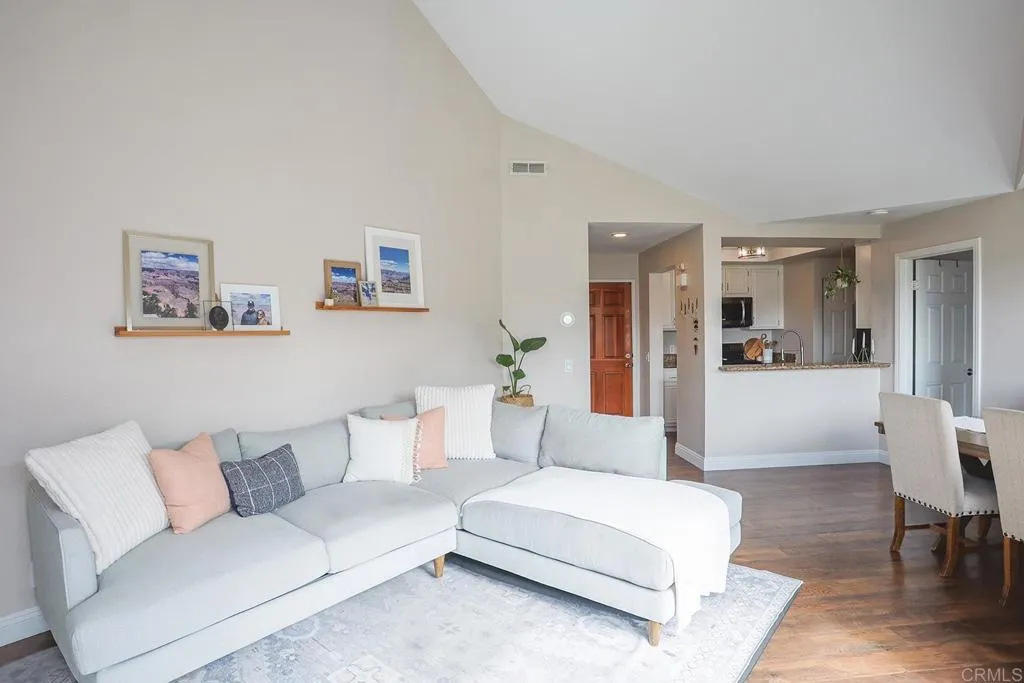 https://cdn.realtyfeed.com/cdn/127/307072507/b4fe1c965b9590db57afed6b2764308f.webp