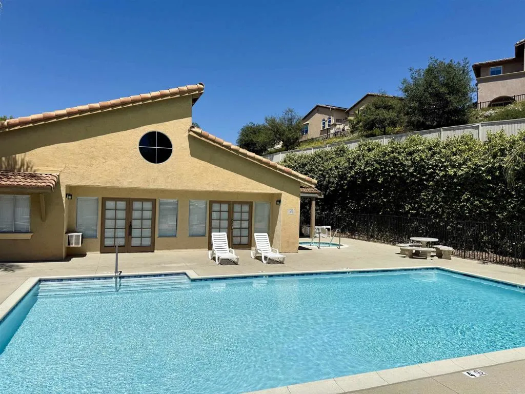 https://cdn.realtyfeed.com/cdn/127/307072509/f098d67ba0318bc500fe34fedae40913.webp