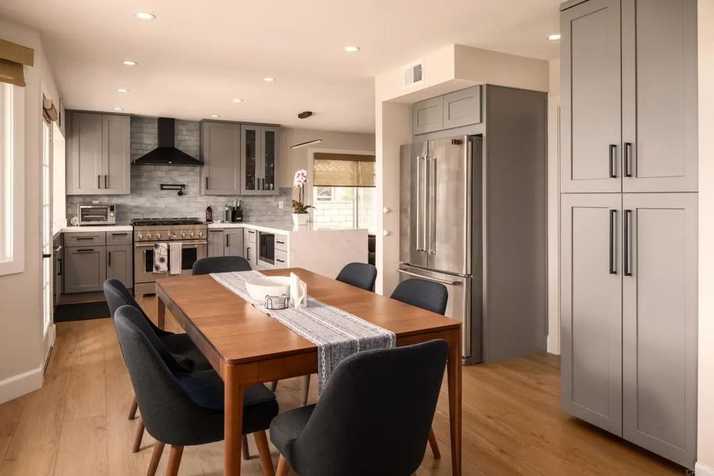 https://cdn.realtyfeed.com/cdn/127/307072565/dae8d9a8346a9304ac257b9e2083ad4d.webp