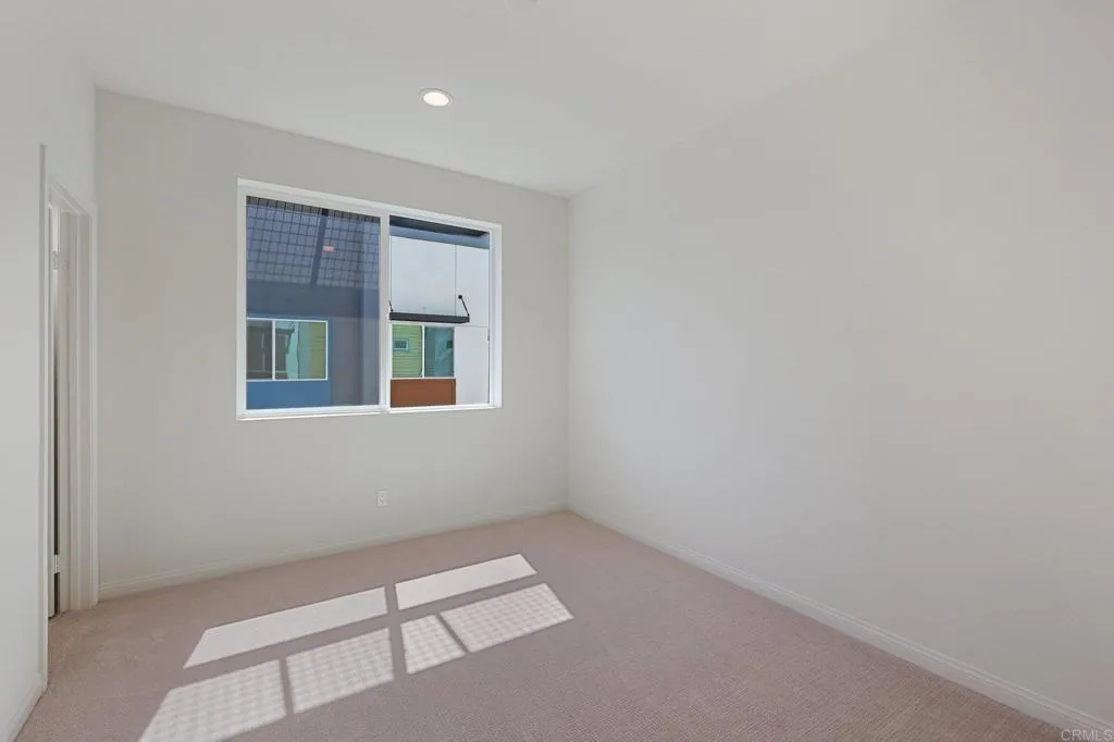 https://cdn.realtyfeed.com/cdn/127/307072566/39fe75d0e027eab07d9ecb1a3c95bc6e.webp