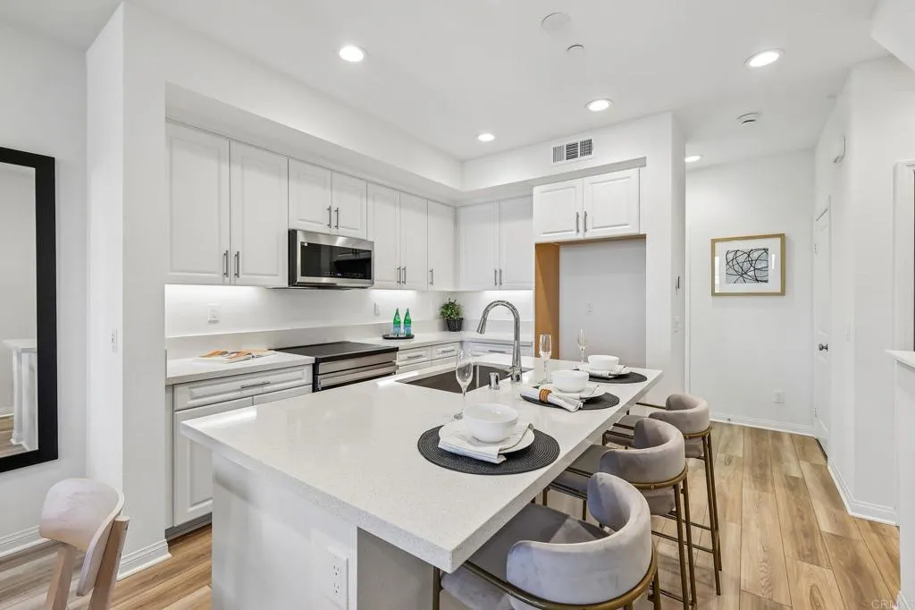 https://cdn.realtyfeed.com/cdn/127/307072566/7f9b7b5e57689c7b8d0e729c763b44d9.webp