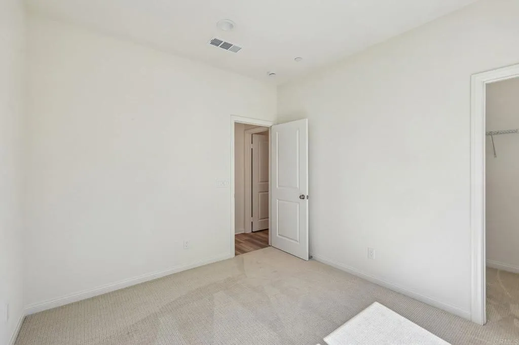 https://cdn.realtyfeed.com/cdn/127/307072566/a0b917e62588203911003b6b36995fb9.webp