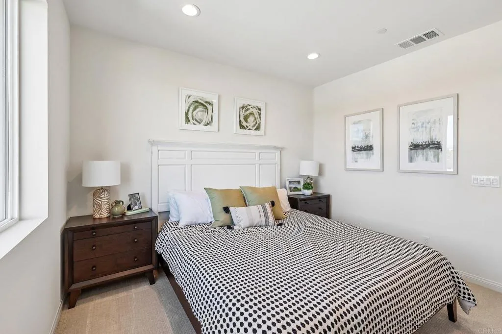 https://cdn.realtyfeed.com/cdn/127/307072566/ab72f4181b83a9a9141fd694a9ce5a74.webp