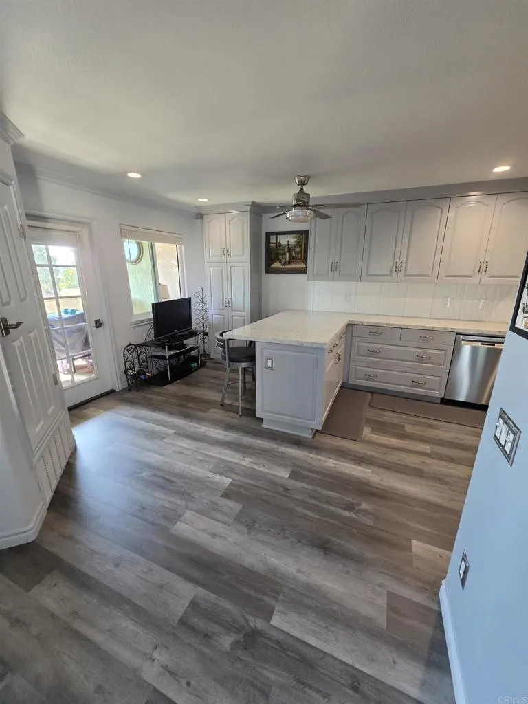 https://cdn.realtyfeed.com/cdn/127/307072603/8ac0013f830ddca151a0cc9d40871037.webp