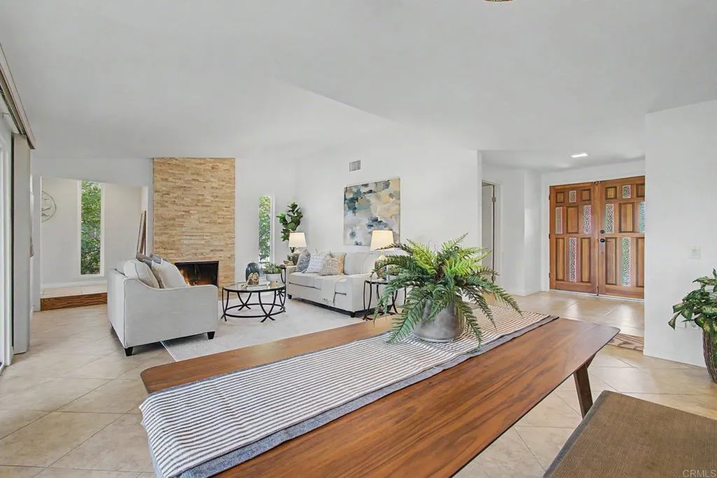 https://cdn.realtyfeed.com/cdn/127/307072645/d0c4356f6647c9b86159595434b1184f.webp
