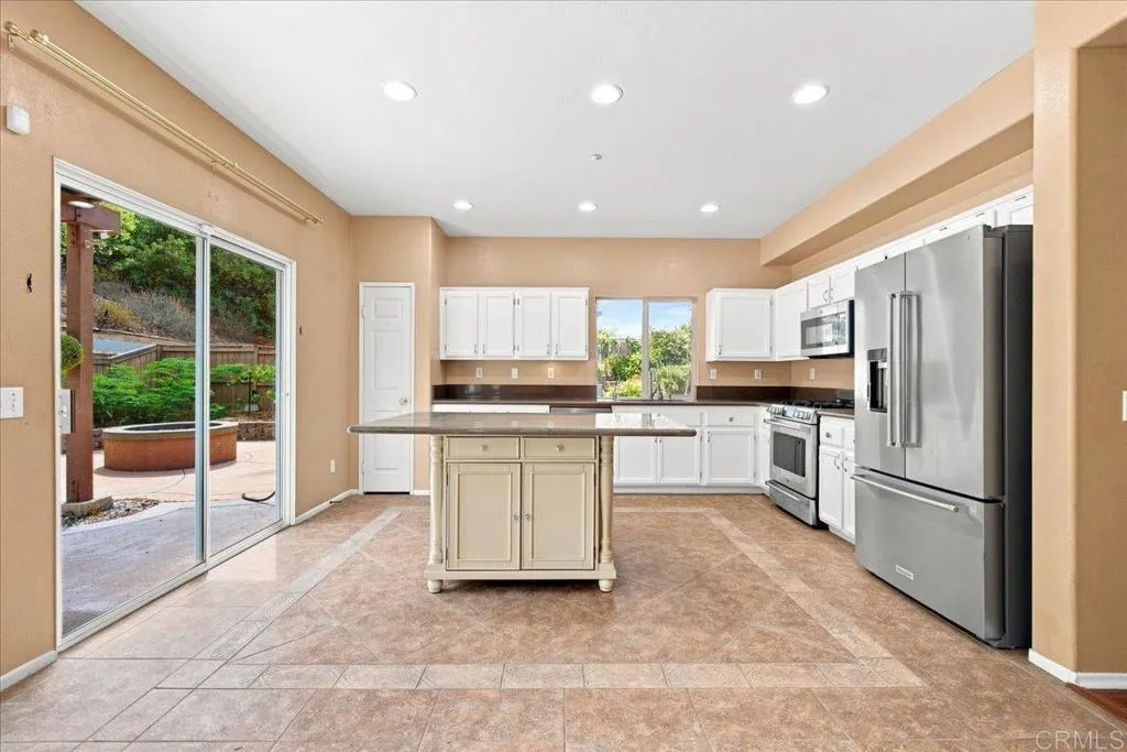 5014 Lake Circle Road, Fallbrook, CA 92028 - Photo 5 of 32, Fallbrook, CA