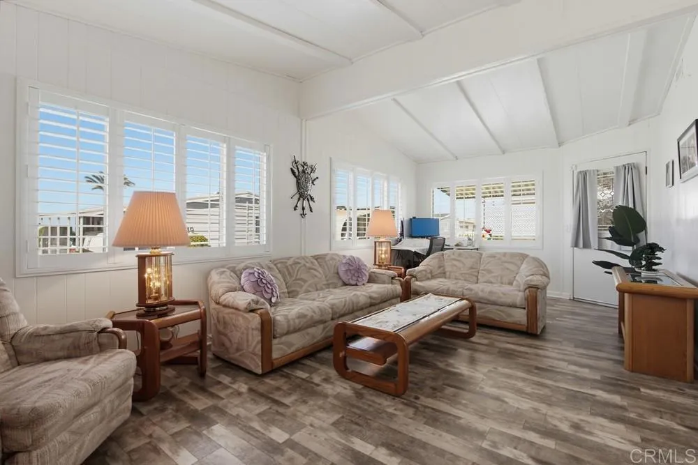 https://cdn.realtyfeed.com/cdn/127/307072960/194d7583bfe8e609f0837c78ce246e6d.webp