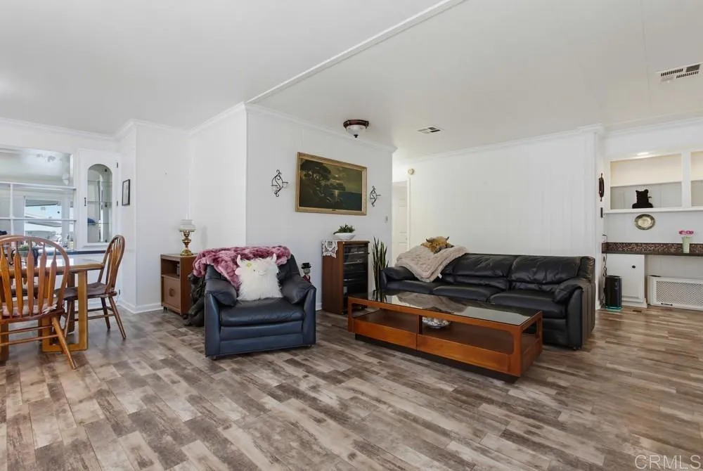 https://cdn.realtyfeed.com/cdn/127/307072960/4ba90170599094a2f7385607c8b5c3de.webp