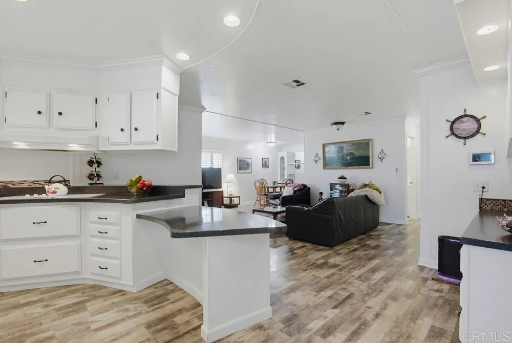 https://cdn.realtyfeed.com/cdn/127/307072960/eb824a0a990e6ce573305c437445b732.webp