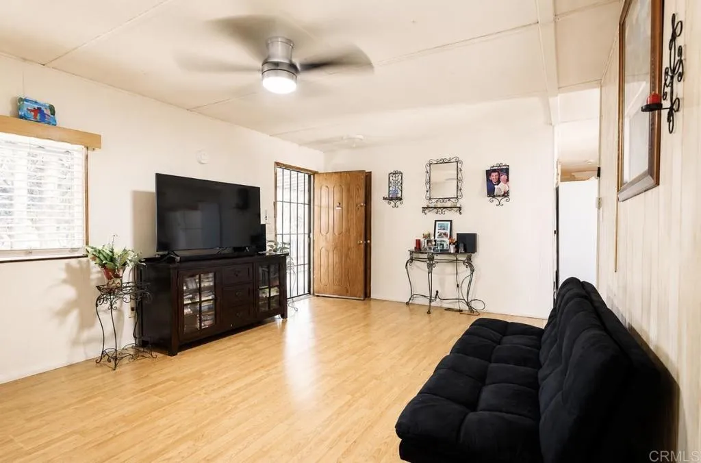 https://cdn.realtyfeed.com/cdn/127/307072961/f2cc39bf54b9b3add40d4c2908332de0.webp