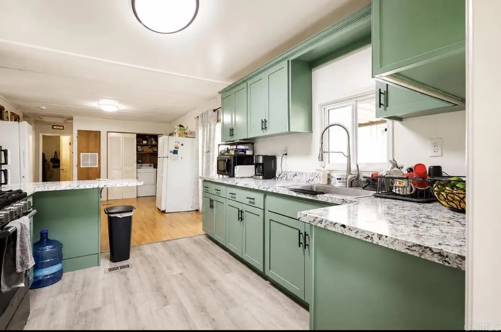 https://cdn.realtyfeed.com/cdn/127/307072961/fe0711f7b2ff761d6c778c03636eb21a.webp
