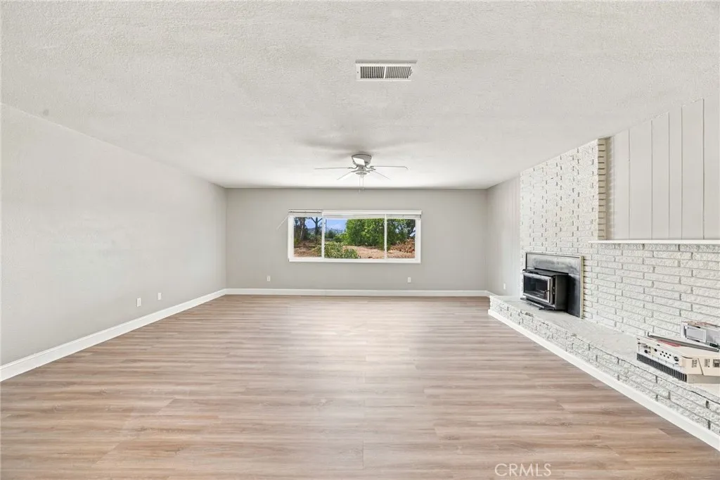 https://cdn.realtyfeed.com/cdn/127/307073037/75f0d7872741d89330ee35dbb062741f.webp