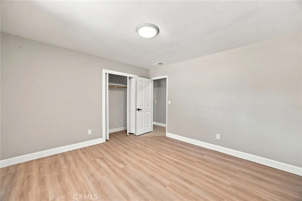 https://cdn.realtyfeed.com/cdn/127/307073037/e986c9791be60bd54c13397b6bbcb610.webp