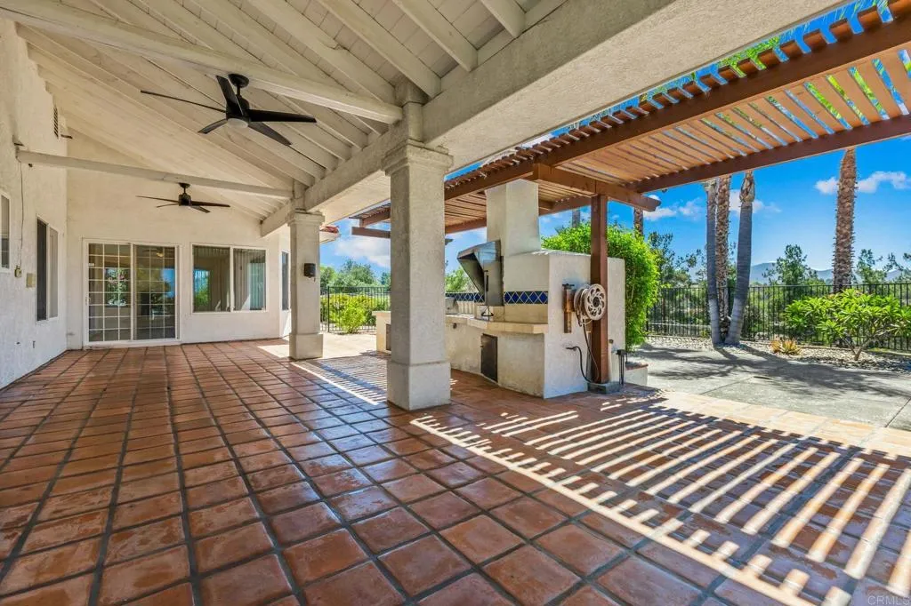 https://cdn.realtyfeed.com/cdn/127/307073043/18a9b4a3c0f9fbf9c7ca1ffa597d1489.webp
