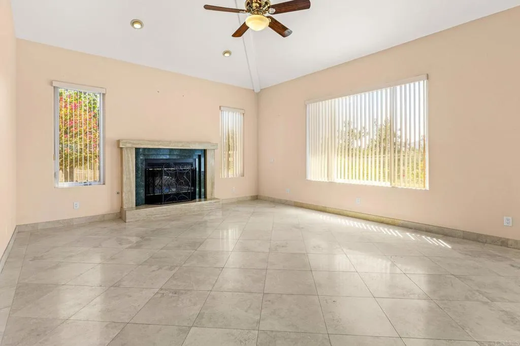 https://cdn.realtyfeed.com/cdn/127/307073043/5f59e313834eb45fbd11df0683fb7f42.webp