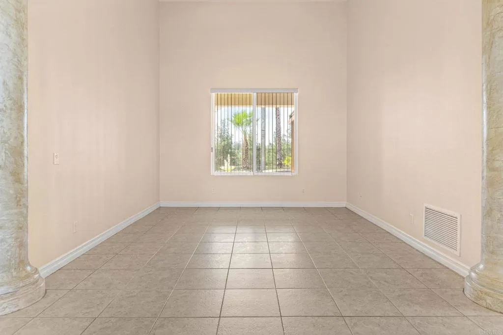 https://cdn.realtyfeed.com/cdn/127/307073043/c4ee203242178ae198ece90665b8a5ea.webp