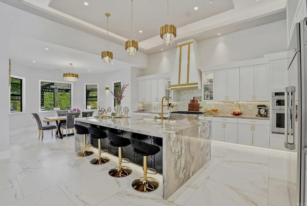 https://cdn.realtyfeed.com/cdn/127/307073047/0db6eae55aadfe815872284c560b500a.webp