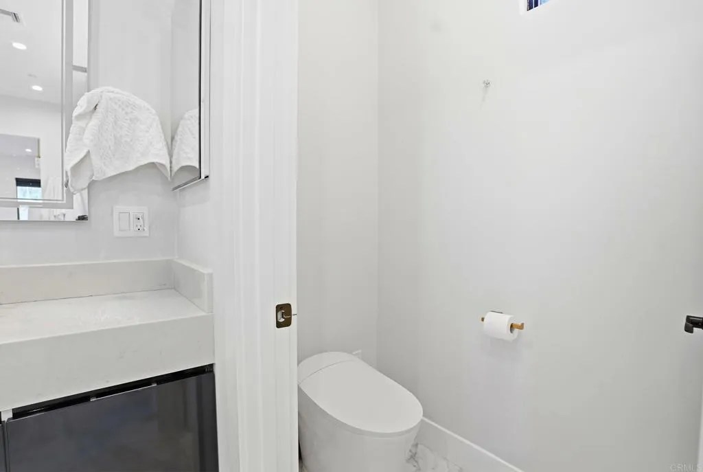 https://cdn.realtyfeed.com/cdn/127/307073047/0fef085ba2de887676f1b99d8706ea7b.webp