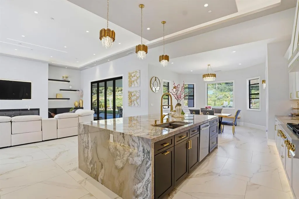 https://cdn.realtyfeed.com/cdn/127/307073047/566aabf1a78340416d39be3f282a49ca.webp